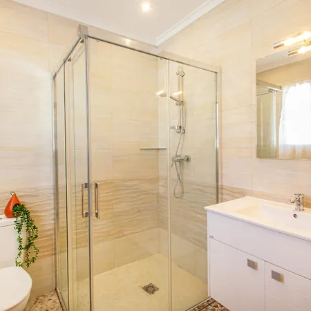 Catrina - Plusholidays * Ifach