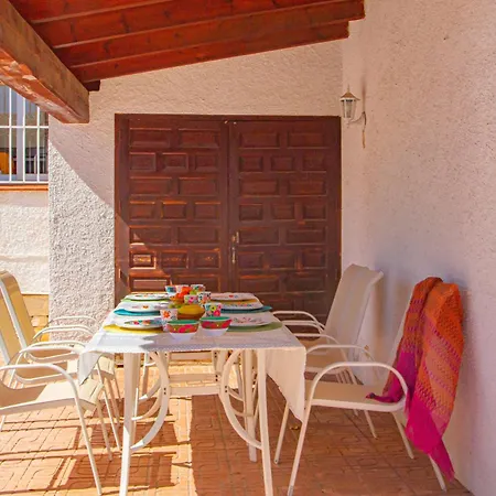 Catrina - Plusholidays *