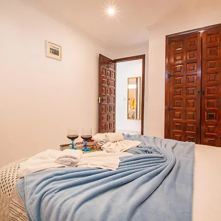 Catrina - Plusholidays *