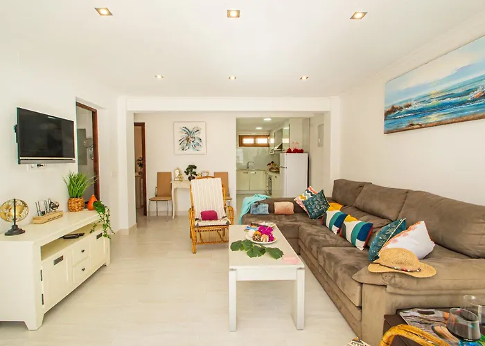 Catrina - Plusholidays * Ifach