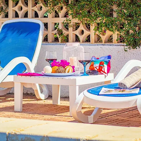 Catrina - Plusholidays *