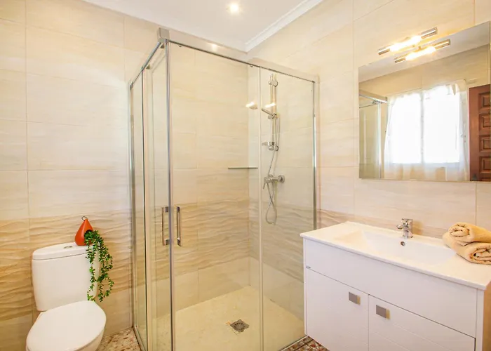 Catrina - Plusholidays * Ifach