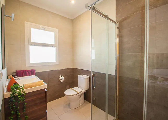 Catrina - Plusholidays