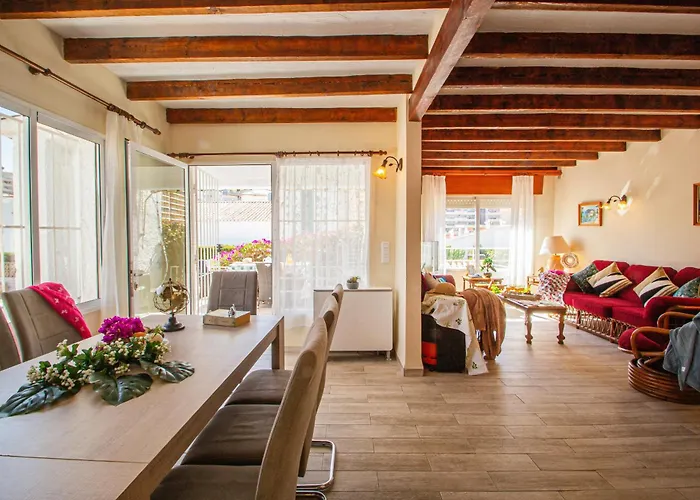 Catrina - Plusholidays * Ifach