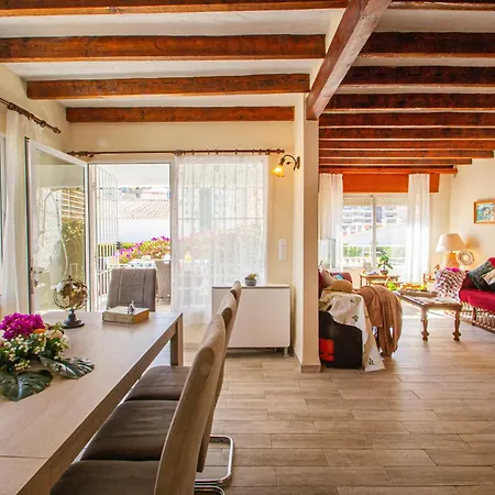 Catrina - Plusholidays * Ifach