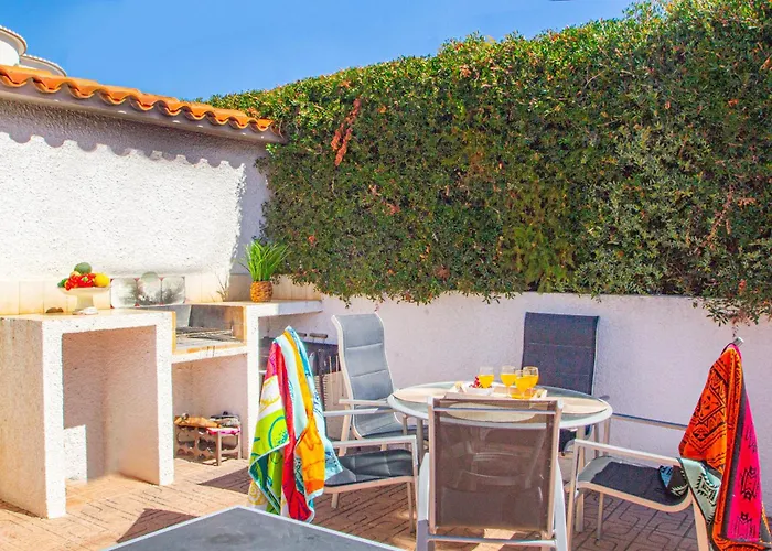 Catrina - Plusholidays